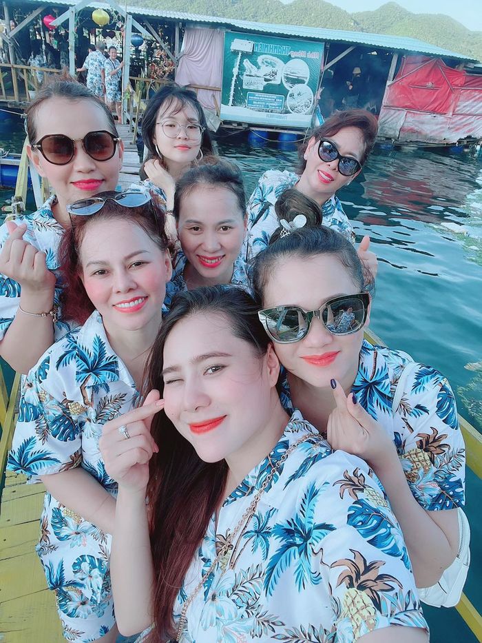 Quy tắc đi chơi của mẹ bầu Hồ Bích Trâm cùng 7 chị chồng