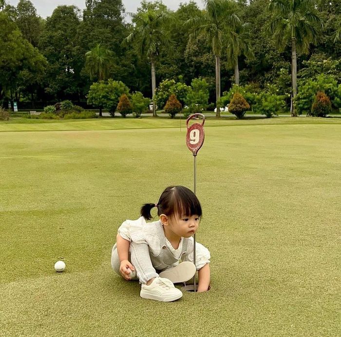 Sao Việt chi bộn tiền cho con chơi môn thể thao nhà giàu từ sớm