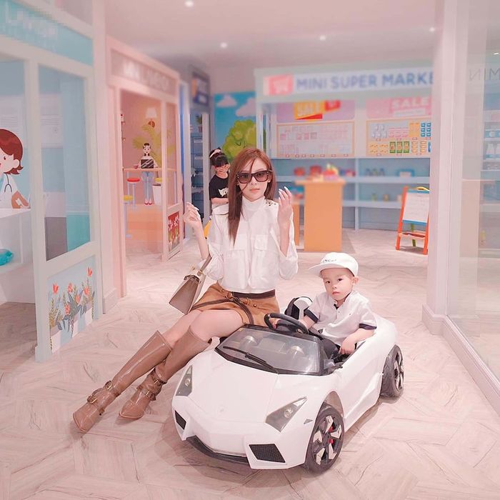 Sao Việt đầu tư khu vui chơi cho con trong biệt thự