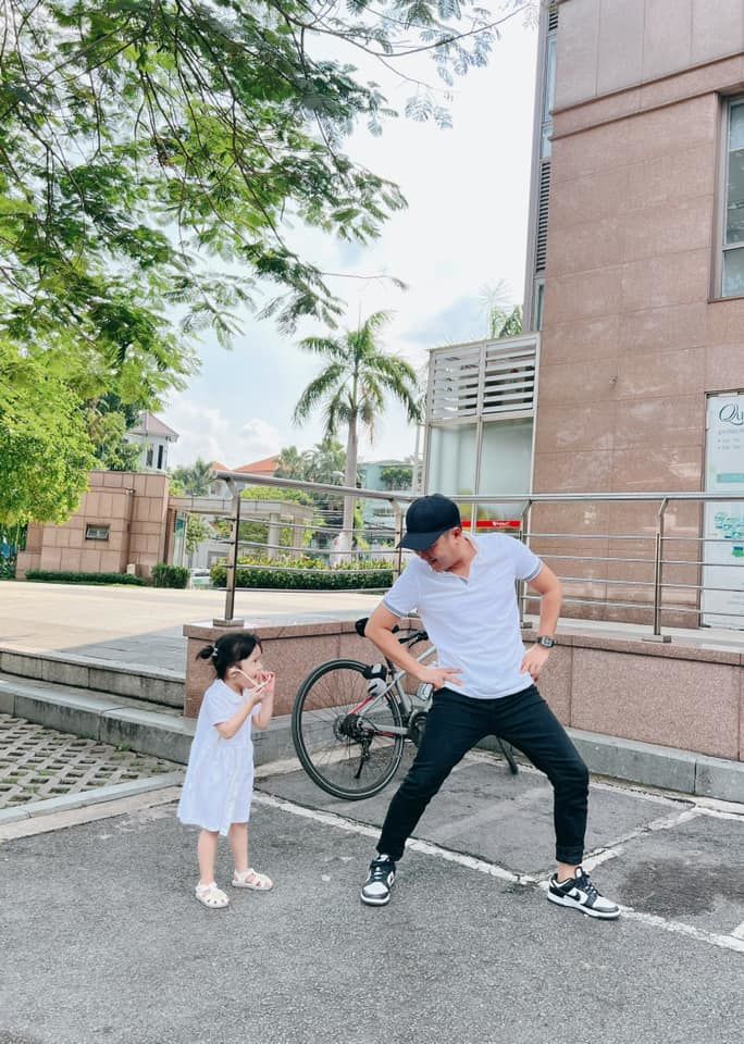 Sao Việt đầu tư khu vui chơi cho con trong biệt thự