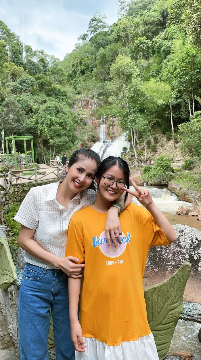 Sao Việt để con cho chồng cũ: Nhật Kim Anh ngưng tuyên chiến sau 3 năm