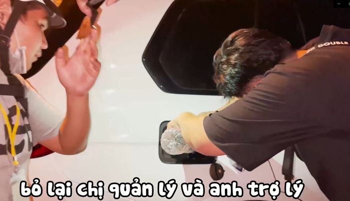 Sao Việt đi xế hộp mà não cá vàng: Trấn Thành hết xăng giữa đường