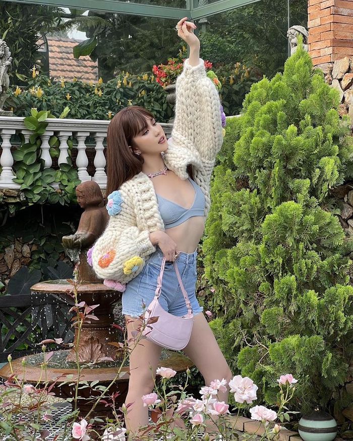 Sao Việt đọ sắc trong áo một gang: Lương Thuỳ Linh khoe vẻ quyến rũ
