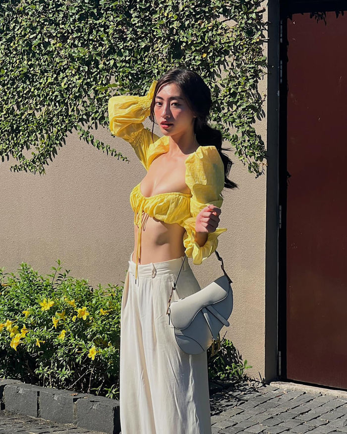 Sao Việt đọ sắc trong áo một gang: Lương Thuỳ Linh khoe vẻ quyến rũ