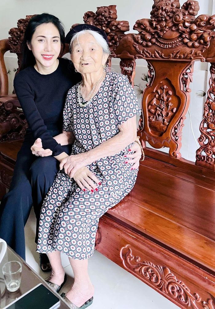 Sao Việt đưa con về quê chơi với ông bà dịp nghỉ hè