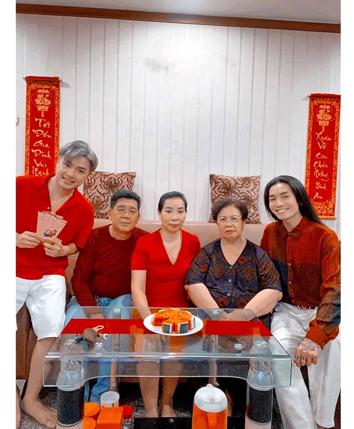 Sao Việt yêu đồng giới: BB Trần được ủng hộ, Thiện Nhân thì không