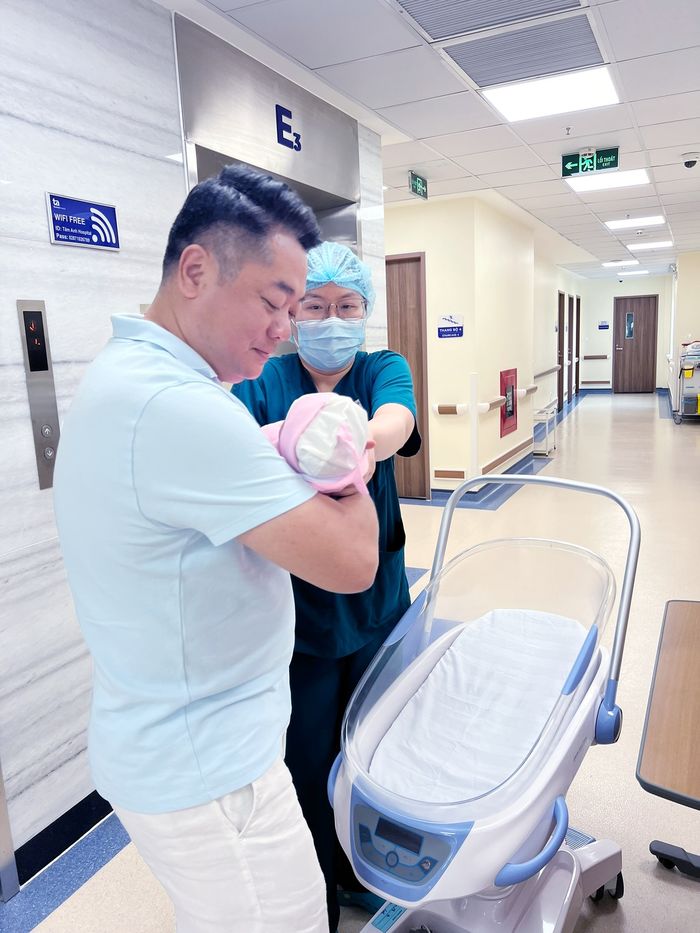 Sau 3 lần sinh toàn quý tử, vợ chồng Kiwi Ngô Mai Trang đã có ái nữ