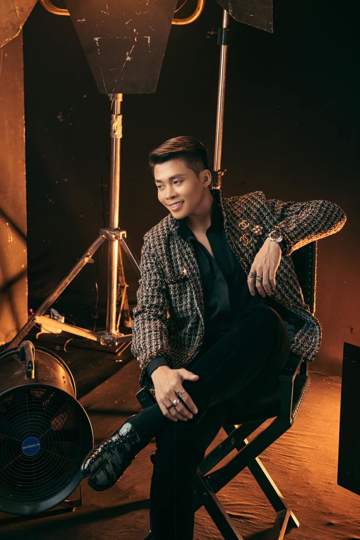 Stylist Trần Đạt lên tiếng việc từ chối làm trang phục cho Khánh Vân