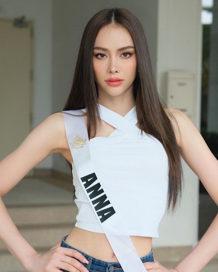 Tân Miss Universe Thailand: Xuất thân nghèo khó, cha mẹ làm lao công