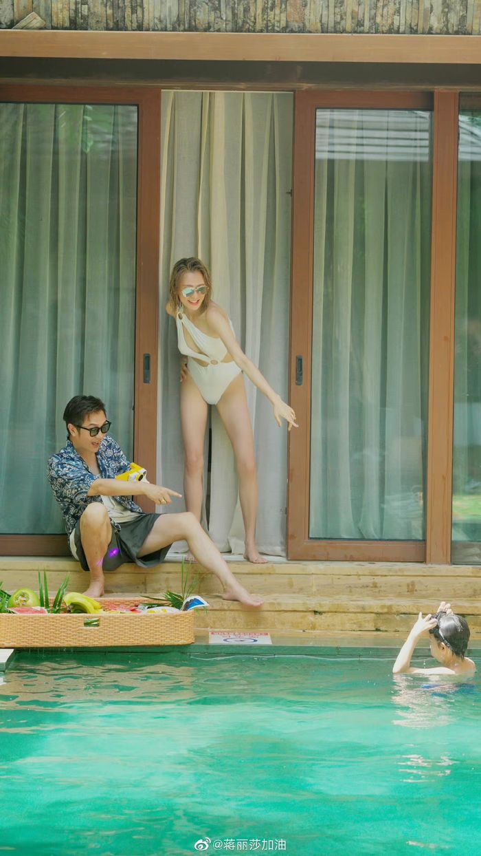 Tế Điên Trần Hạo Dân không quên kỉ niệm cưới: Bà xã như gái son