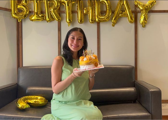Thời trang của các mẹ bầu Vbiz: Karen Nguyễn thích đầm ôm