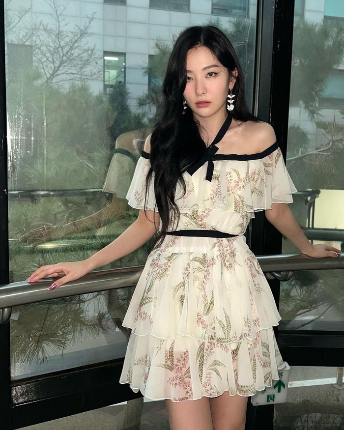 Thời trang của Red Velvet: Lên sân khấu sến súa, ngoài đời mặc rõ xịn