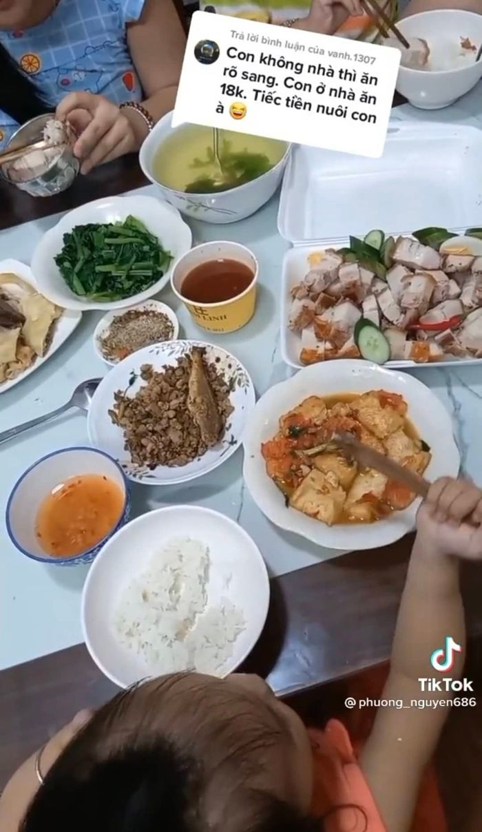 Thử thách nấu mâm cơm thời bão giá không quá 20.000 đồng