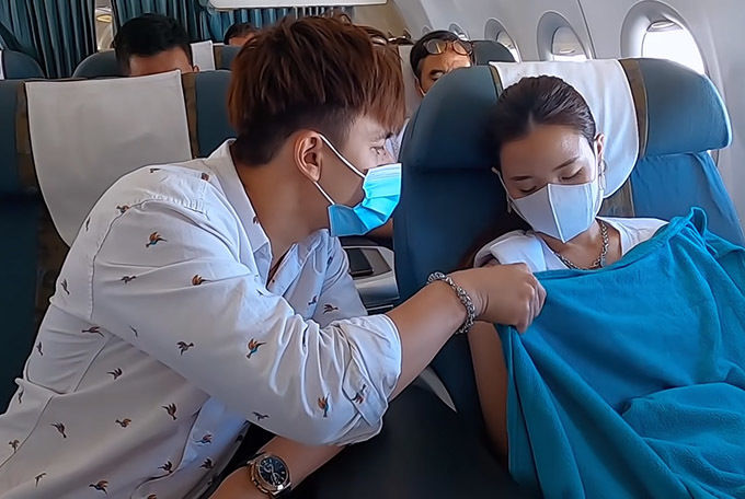 Trần Anh Huy chăm sóc Midu kĩ lưỡng: Tận tình xách váy cho nàng