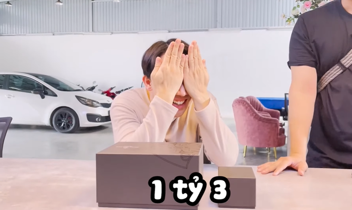 Trấn Thành giấu vợ chi 1,3 tỷ mua đồng hồ hiệu: chờ 8 tháng mới có