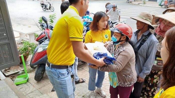 Trúng hàng tỷ đồng từ vé số, những vị tỷ phú này vẫn khó sống
