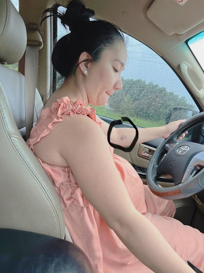 Trước lâm bồn, Quỳnh Quỳnh tâm sự: mong các con không bán hàng online