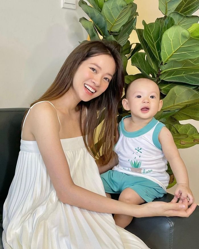 Vẻ đáng yêu của con trai Jaykii - Mai Anh: sao chép bố đến cả bờ môi