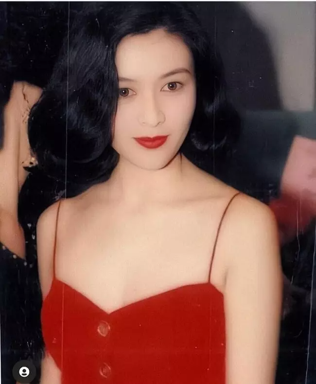 Vẻ đẹp quốc sắc thiên hương của mỹ nữ TVB tóc ngắn: Gia Hân thoát tục