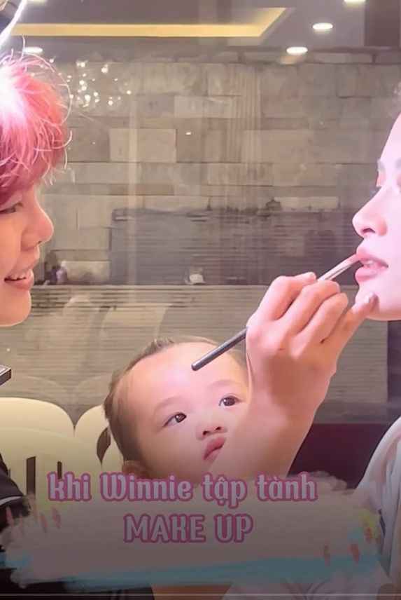 Winnie tí tuổi đã phụ việc nhà, làm diễn viên TikTok cho ba mẹ