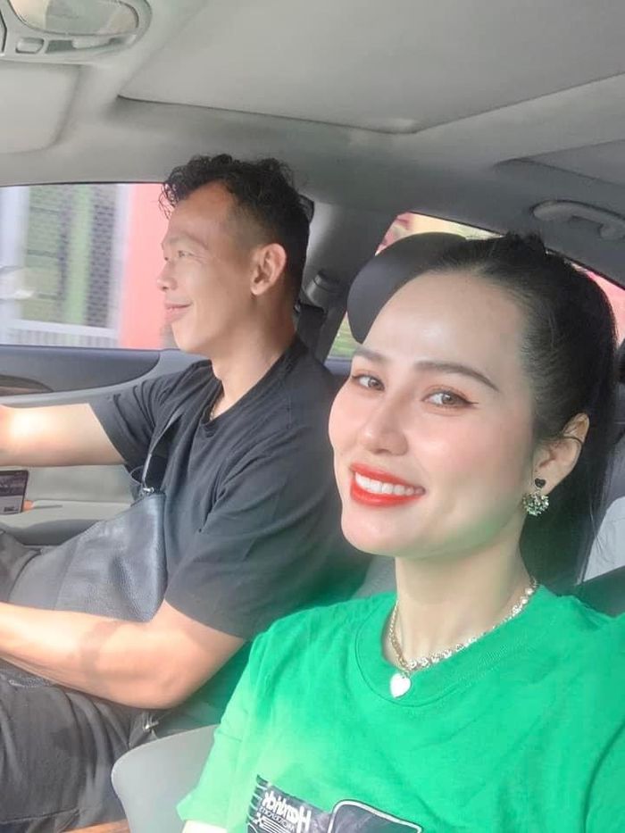 Nhan sắc các bóng hồng của thủ môn Việt Nam: Một chín một mười