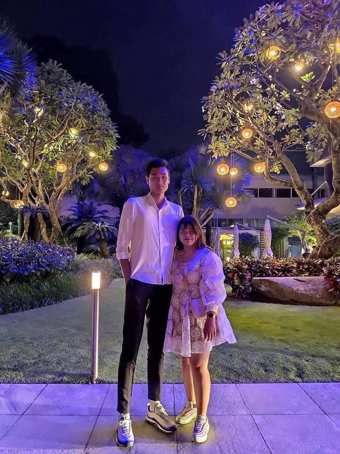 Chuyện tình 7 năm của cặp đôi đũa lệch: Chàng cao 2m, yêu sau 3 ngày