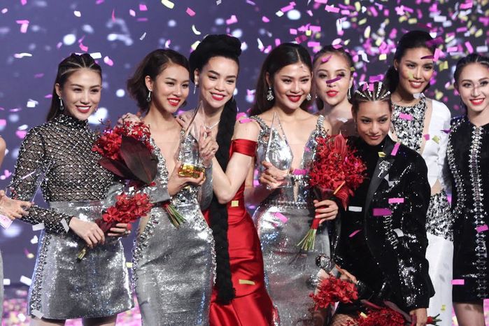 1001 biểu cảm của sao Việt khi học trò đăng quang