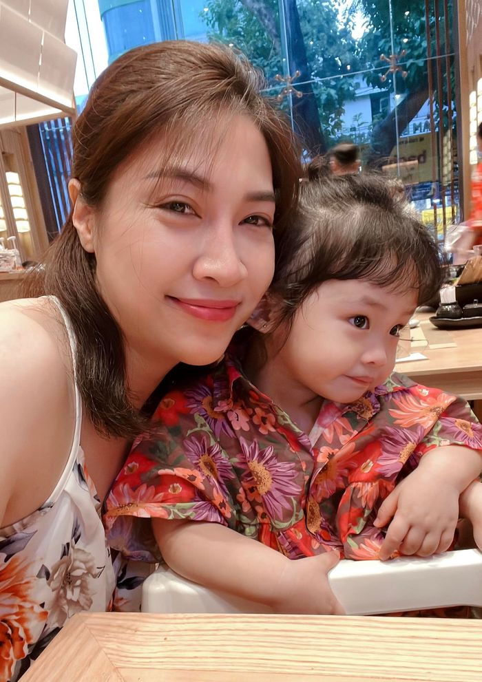 Sao Việt từng vật lộn với áp lực sau sinh: Vợ Decao điều trị tâm lý