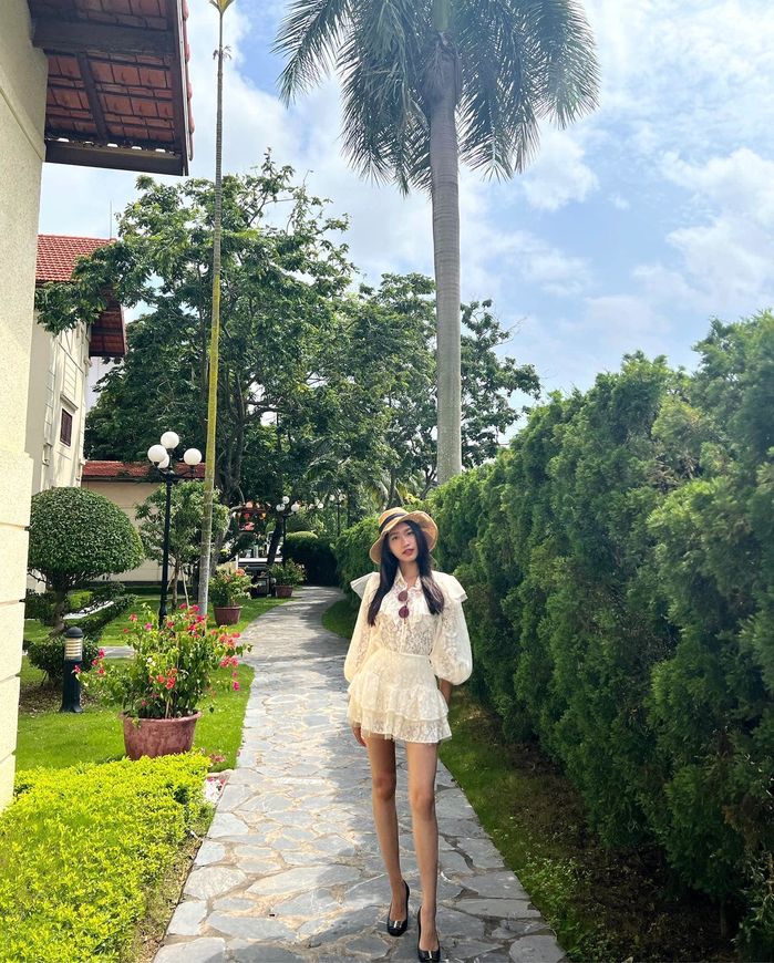 Đoàn Văn Hậu và Doãn Hải My tung bộ ảnh tình tứ sau 2 năm hẹn hò