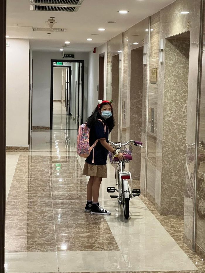 Con gái 10 tuổi của Huy Khánh tự lập từ sớm: Chủ động đạp xe đi học