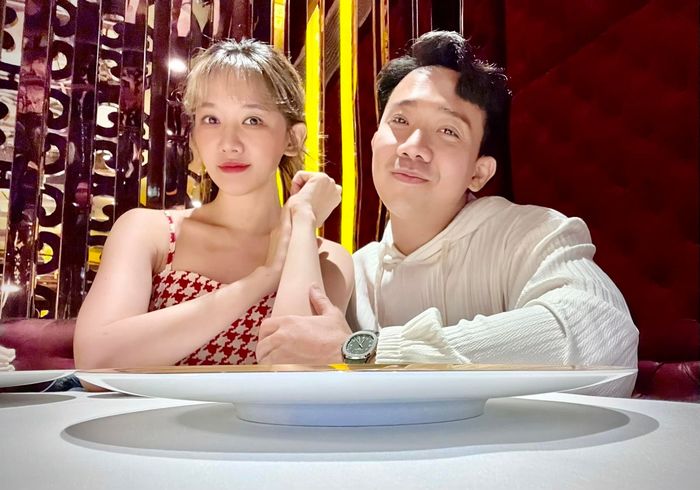 Ảnh hot sao Việt 20/8: Phương Nhi đi sự kiện vẫn cày view cho idol