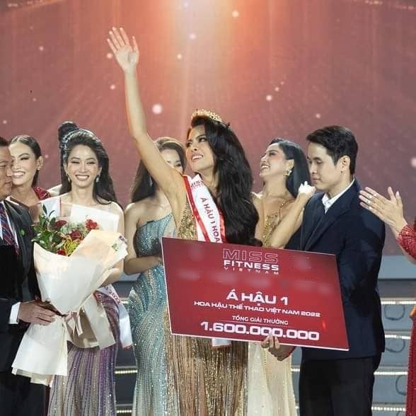 Á hậu Thể thao từng trượt HHHV VN, có bằng thạc sĩ năm 24 tuổi