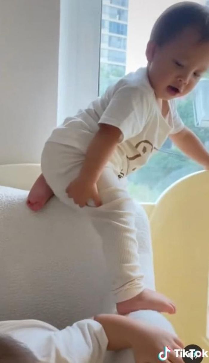 Ái nữ sao Việt quậy đục nước: Phanh Lee phải cạn lời với gái rượu