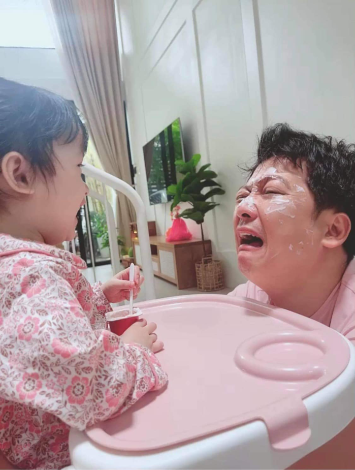 Ái nữ sao Việt quậy đục nước: Phanh Lee phải cạn lời với gái rượu