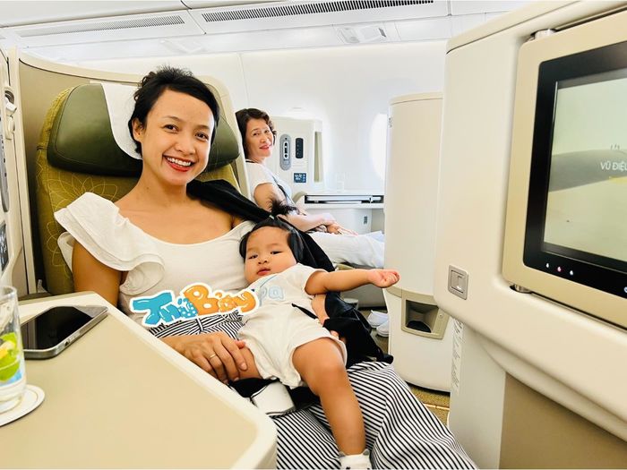 Ảnh đầu đời cưng xỉu của dàn nhóc tỳ nhà sao Việt