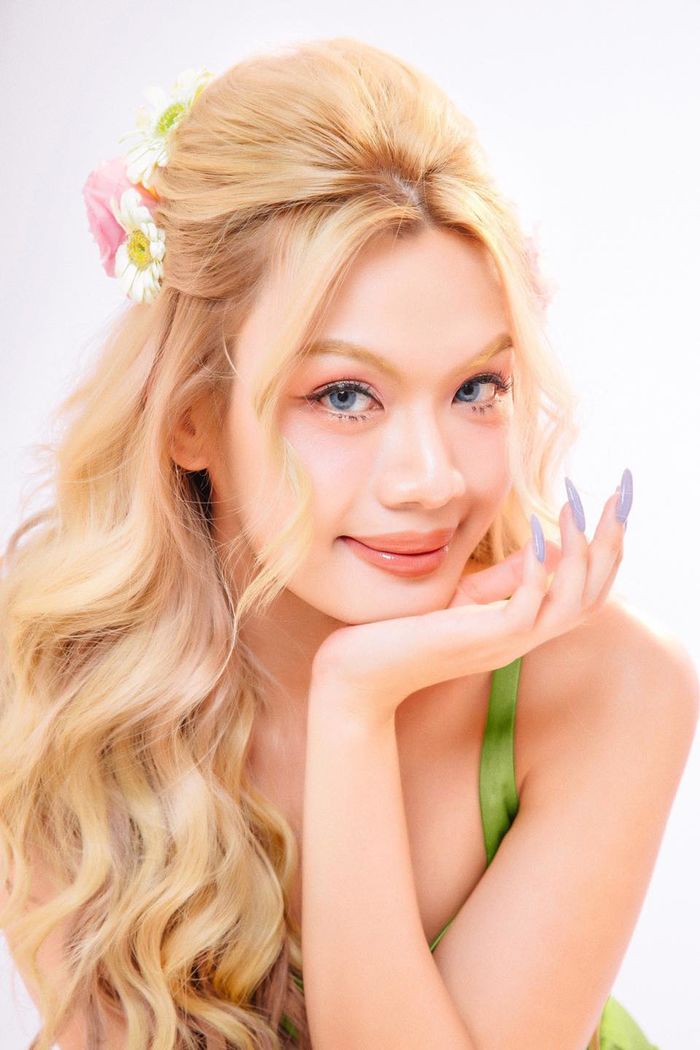 Ảnh hot sao Việt 17/8: Đào Bá Lộc tóc vàng xinh như búp bê barbie