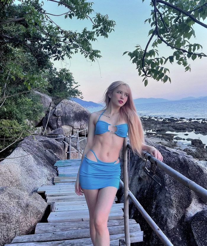 Ảnh hot sao Việt 17/8: Đào Bá Lộc tóc vàng xinh như búp bê barbie