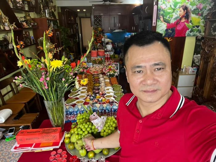 Ảnh hot sao Việt 22/8: NS Tự Long làm tiệc đầy tháng cho quý tử
