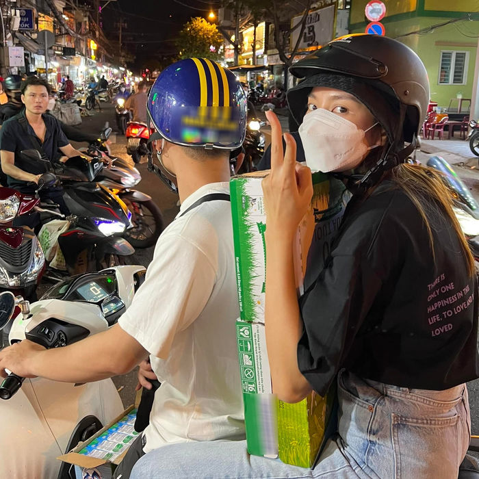 Ảnh hot sao Việt 7/8: Kim Duyên khoe street style cực cuốn