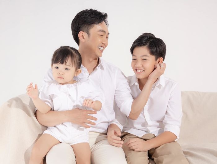 Ảnh hot sao Việt 9/8: Đào Bá Lộc hóa cô giáo ngữ văn xinh đẹp