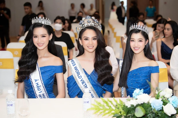 Ảnh sau đăng quang Top 3 Hoa hậu: Top 3 Miss World VN rất quyền lực