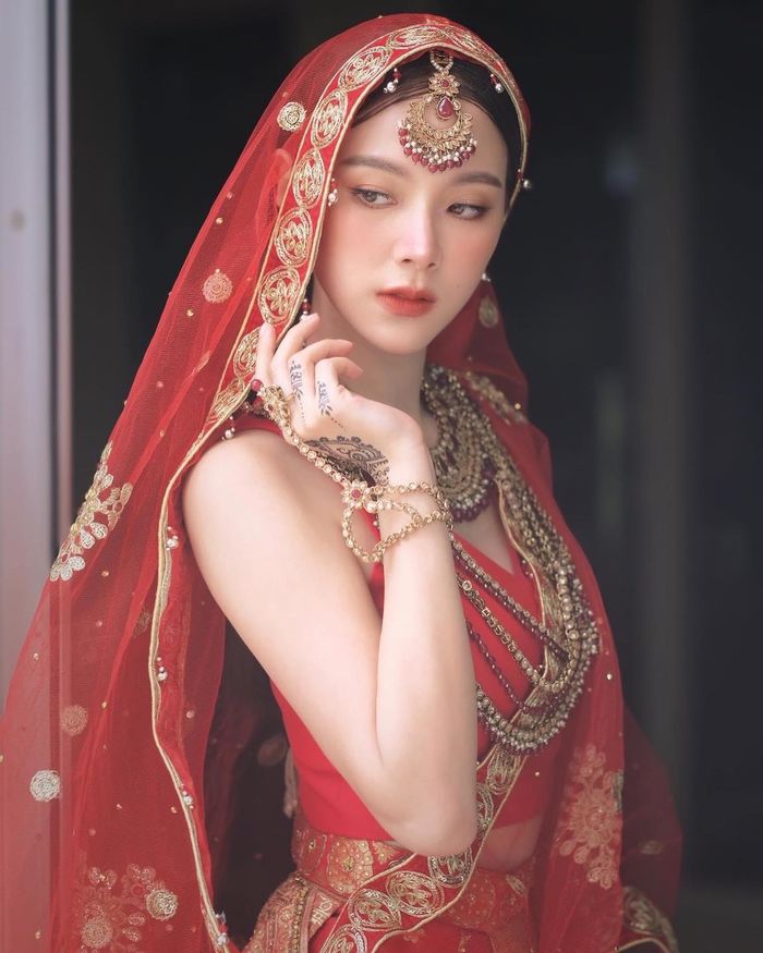 Baifern Pimchanok thử mọi tạo hình: Hoá nhân vật game như tiên nữ