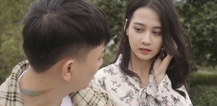 Bạn gái mới Hoài Lâm: Nhỏ hơn nam ca sĩ 8 tuổi, vóc sắc cực chuẩn