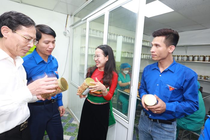 Bán thịt chua doanh thu 52 tỷ/năm, nữ CEO người Mường vẫn đi gọi vốn
