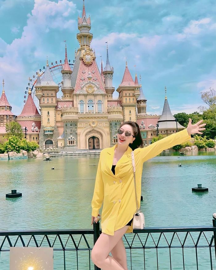 Bảo Thy du lịch toàn view sang chảnh nhưng đi đến đâu cũng gặp mưa