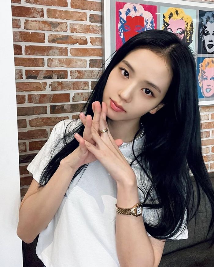 Biệt danh sang xịn của idol Kpop: Jisoo nghe tưởng Hoa hậu