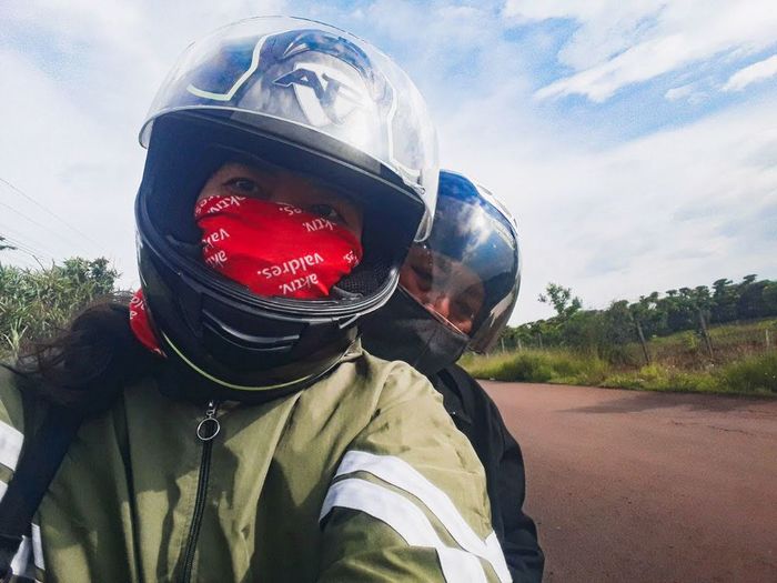 Biết mẹ say xe nhưng thích đi du lịch, cô gái chở mẹ đi phượt 700km