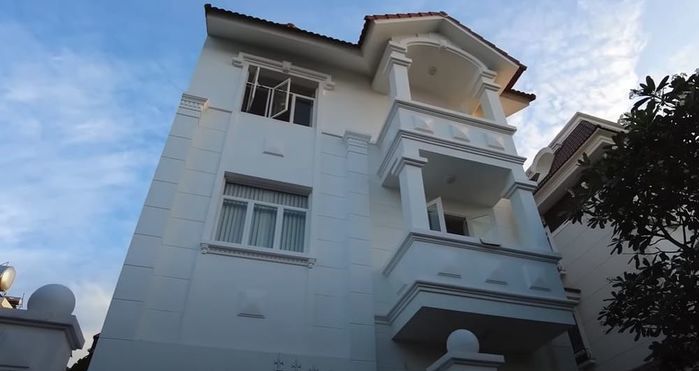 BST hơn 600 bộ quần áo như cửa hàng đồ hiệu của Xoài Non