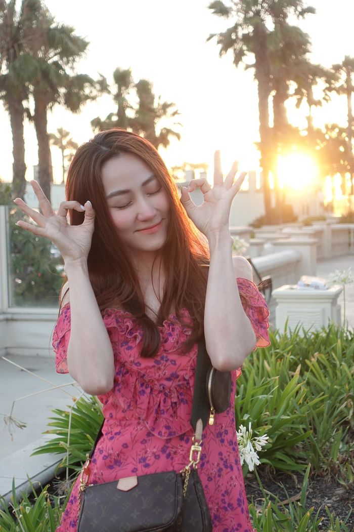 BST túi hiệu của Ngân Khánh: Mỗi ngày ở Mỹ là một chiếc khác nhau