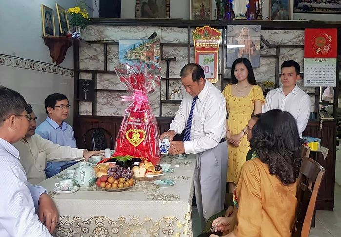 Chăm chỉ săn sale suốt 2 năm, cô gái chốt đơn được chàng shipper